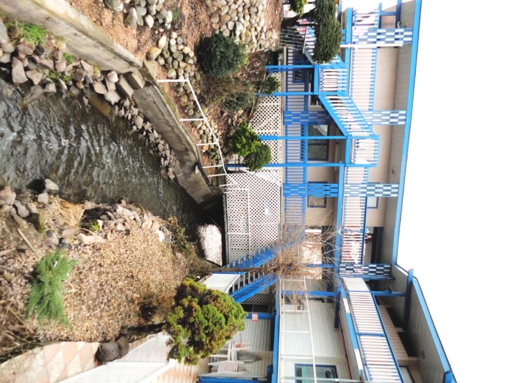 וורנון Blue Stream Motel מראה חיצוני תמונה